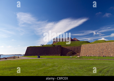 Varberg fortezza con le sue grandi mura. Foto Stock