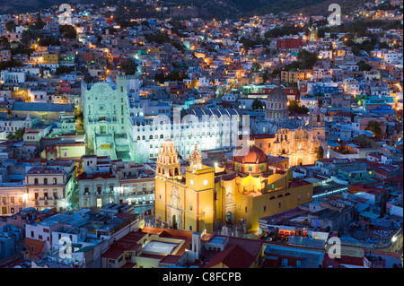 Basilica de Nuestra Senora de Guanajuato & palazzo universitario, Guanajuato, Sito Patrimonio Mondiale dell'UNESCO, stato di Guanajuato, Messico Foto Stock