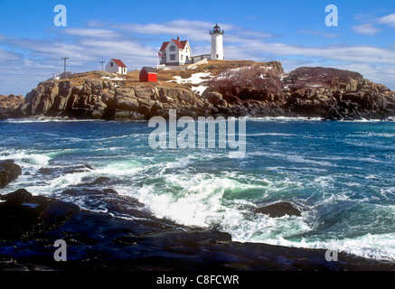 Nubble Luce anche noto come Cape Neddick luce su una giornata invernale Foto Stock