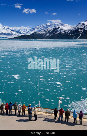 La nave di crociera vicino ghiacciaio Hubbard, Yakutat Bay, Golfo di Alaska, a sud-est di Alaska, Stati Uniti d'America Foto Stock