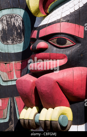 Il Totem Pole a Icy Strait Point centro culturale, Hoonah Città, Chichagof Island, a sud-est di Alaska, Stati Uniti d'America Foto Stock