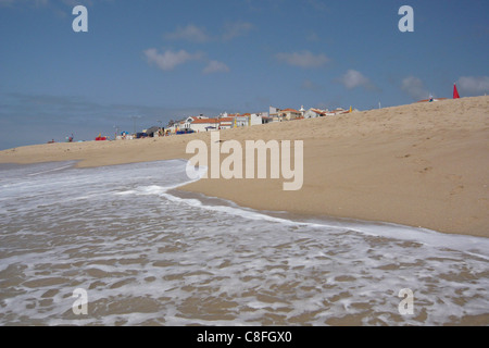 Il Portogallo, Europa Figueira da Foz, spiaggia, mare, sabbia, onde, mare del villaggio Foto Stock