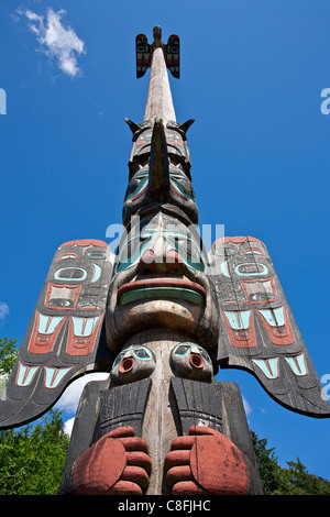 Il totem pole. Saxman Totem Park. Ketchikan. L'Alaska. Stati Uniti d'America Foto Stock