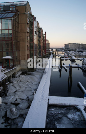 Radisson Hotel sul porto interno, Tronheim, Norvegia in inverno. Foto Stock