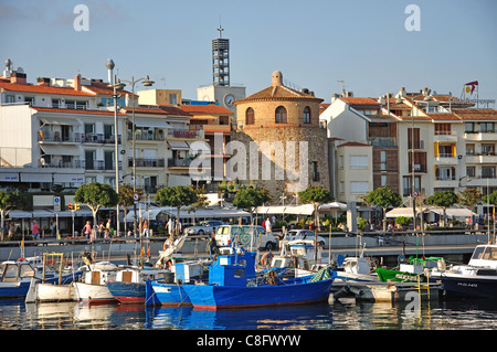 La vista del porto, Cambrils, Costa Daurada (Dorada), provincia di Tarragona Catalogna Foto Stock