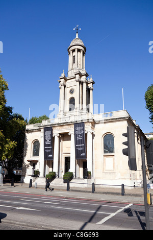 Uno Marylebone, formalmente chiesa della Santa Trinità, Marylebone Road, Londra, Inghilterra, Regno Unito. Foto Stock