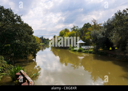 Il Bayou Teche dal ponte di Breaux Bridge, paese Cajun, Lousiana, STATI UNITI D'AMERICA Foto Stock