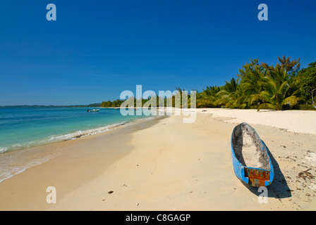 Spiaggia di sabbia bianca sulla Ile aux Nates (Nosy nata, vicino a Ile Sainte Marie, Madagascar, Oceano Indiano Foto Stock