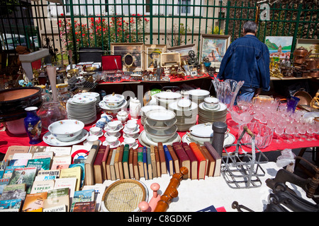 Les Puces de Saint-Ouen mercatino delle pulci, Porte de Clignancourt, Parigi, Francia Foto Stock