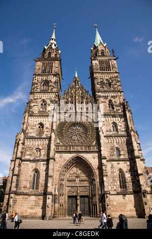 Il medievale-era di stile gotico St. Lorenz chiesa, una delle più importanti chiese di Norimberga, Baviera, Germania Foto Stock