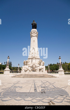 Il 36 metro alto monumento dedicato al Marques de Pombal, su di una piazza con lo stesso nome, centro di Lisbona, Portogallo Foto Stock