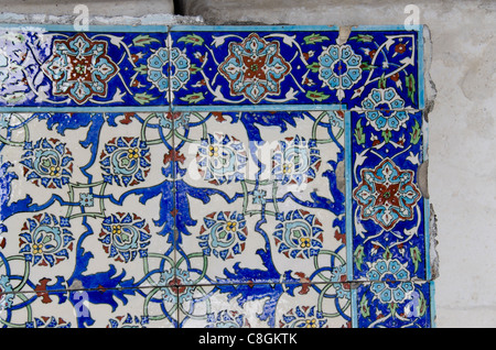 Turchia, Trabzon. Xiii secolo la basilica di Santa Sofia Chiesa Museo (aka Ayasofya o Hagia Sophia). Dettaglio del centro storico di piastrelle Turche. Foto Stock