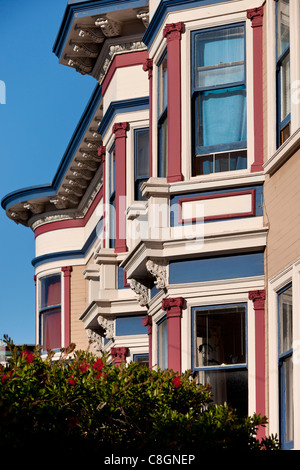 In stile vittoriano case e appartamenti nel Haight Ashbury del distretto di San Francisco, California USA Foto Stock