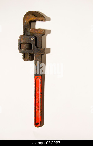 Vecchio arrugginito chiave a tubo / Grip Stillson Foto Stock