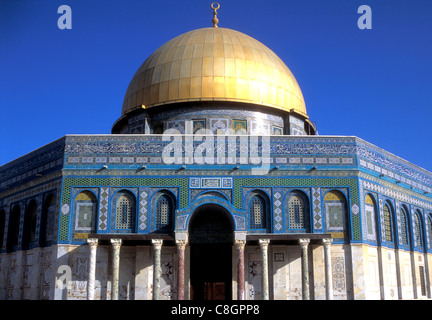 La cupola della roccia, santuario islamico situato sul Monte del Tempio nella Città Vecchia di Gerusalemme. Foto Stock