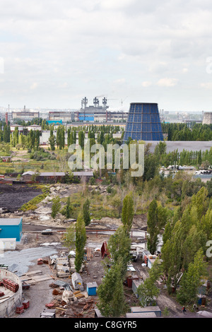 Acqua impianto di depurazione in costruzione. Acqua di riciclaggio e di trattamento in vasca da organismi biologici. Vista aerea Foto Stock