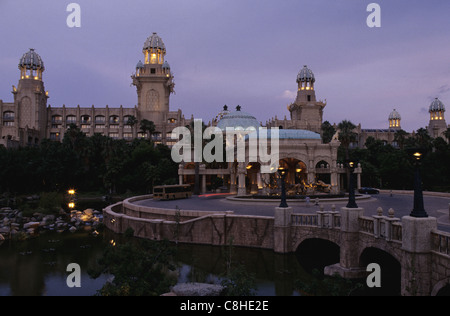 Palazzo, Città perduta, Sun City, in Sudafrica, Africa, sera Foto Stock