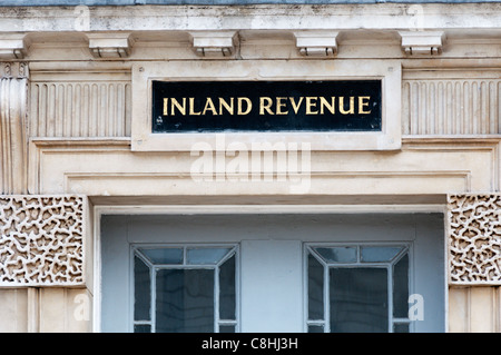 Un segno per l Inland Revenue su Somerset House. Foto Stock