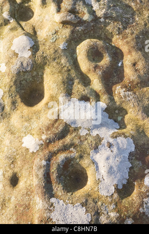 Cup e la boccola marcata rock, Lordenshaws, Northumberland, Inghilterra Foto Stock