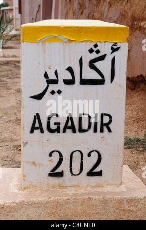 Agadir 202 Km Milestone, Tafraoute, Souss-Massa-Draa Regione, Marocco Foto Stock