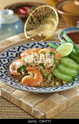 Gamberi Thai fried rice Khao Pad goong Foto Stock