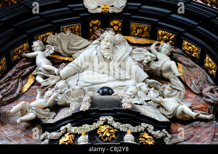 Gand / Gent, Belgio. Sint Niklaaskerk / Chiesa di San Nicola. Altare alto (vista posteriore) Foto Stock