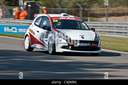 Nicolas Hamilton racing nella Clio Cup a Brands Hatch Foto Stock