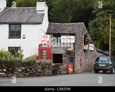 Ufficio postale e general store in Ulpha nella Duddon Valle del Lake District inglese Foto Stock