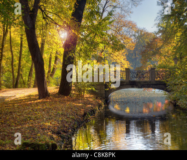 DE - Baviera: Autunno nel parco del castello di Nymphenburg Palace, Monaco di Baviera Foto Stock