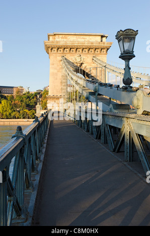 Il Ponte delle catene sul fiume Danubio a Budapest Foto Stock