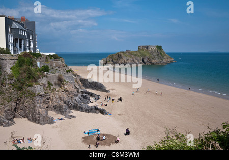 Tenby, South Beach e Fort, Pembrokeshire, South Wales, Regno Unito Foto Stock