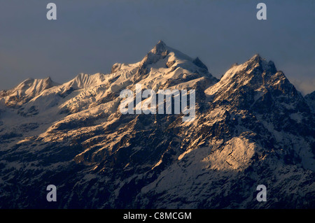 Picchi Kangchenjunga Gamma nella luce della sera dal ortografia Sikkim India Foto Stock