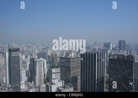 Città di Sao Paulo, la vista della metropoli da una torre centrale. Foto Stock