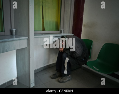 Il reverendo Gabor Ivanyi la speranza dei poveri ungheresi un senzatetto in Budapest Foto Stock