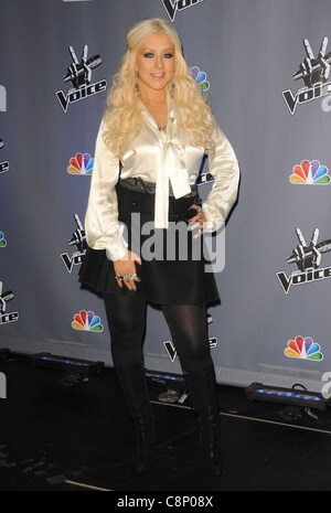 Christina Aguilera presso gli arrivi per la voce premere cagliato, Sony Pictures Studios di Los Angeles, CA 28 ottobre 2011. Foto di: Dee Cercone/Everett Collection Foto Stock