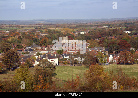 Una vista di Tring città e chiesa guardando a Nord, Hertfordshire, Regno Unito. Guardando ad est Foto Stock