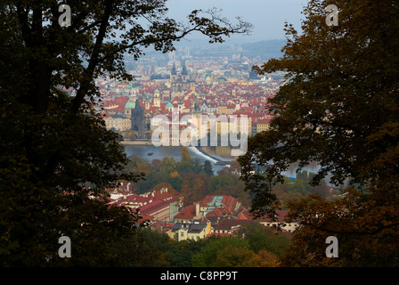 Funicolari, Petrin Hill in autunno, il castello di Praga, Repubblica Ceca Foto Stock