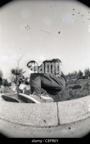 Sessione di skateboard in visalia California nel mese di ottobre 1987. Foto Stock