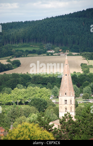 Francia, Borgogna, Cluny, il campanile della chiesa locale Foto Stock