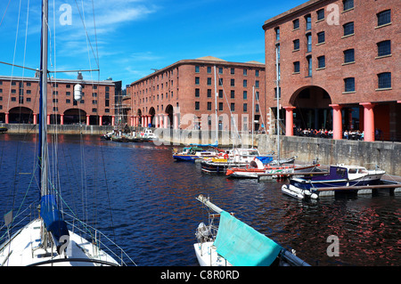 Albert Dock, Liverpool, in Inghilterra, Regno Unito, Gran Bretagna. Elencato come Sito del Patrimonio Mondiale Foto Stock