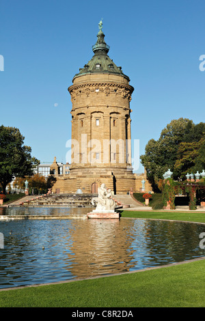 Acqua Torre di Federico Park, Mannheim Baden Wurttemberg Germania Foto Stock