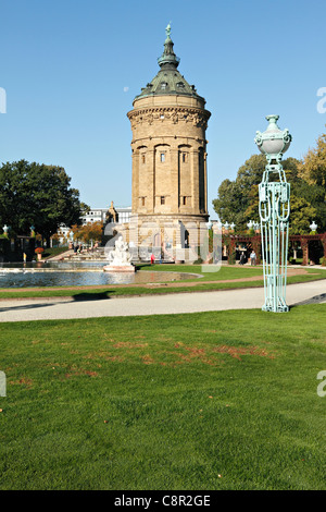 Acqua Torre di Federico Park, Mannheim Baden Wurttemberg Germania Foto Stock