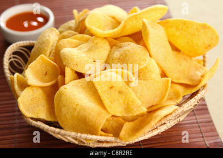 Cracker [ Asian snack ] con salsa chilie Foto Stock