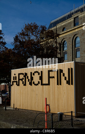 La Arnolfini Arts Center sull'Harbourside in Bristol Foto Stock