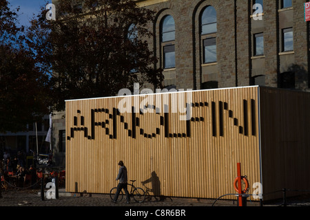 La Arnolfini Arts Center sull'Harbourside in Bristol Foto Stock