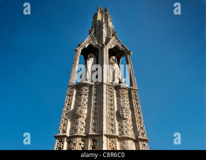 Un monumento vicino a Geddington, Northamptonshire, Regno Unito, eretto da re Edoardo 1 di Inghilterra alla memoria di sua moglie, la regina Eleonora. Foto Stock