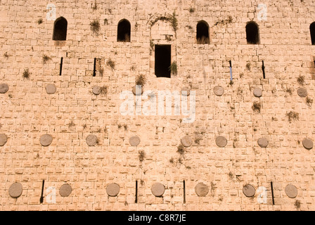 Parete del Burj es-Sabaa (Lion) torre risalente al periodo Mamluk, Tripoli (Trablous), nel nord del Libano. Foto Stock