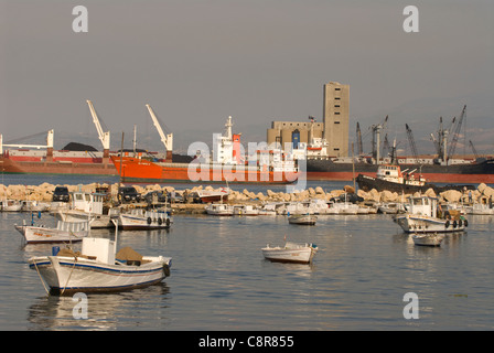 Area portuale (Al-Mina), Tripoli, nel nord del Libano. Foto Stock