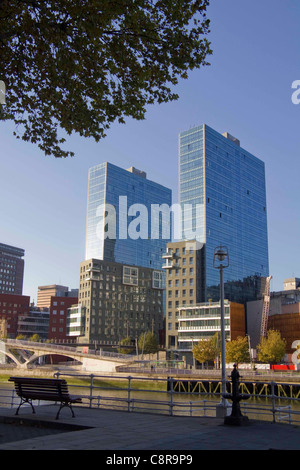 Il Isozaki Atea Twin towers, Bilbao, Spagna Foto Stock