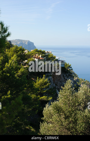 Una vista dalla strada di montagna ad ovest dell'isola di Mallorca / Maiorca Foto Stock